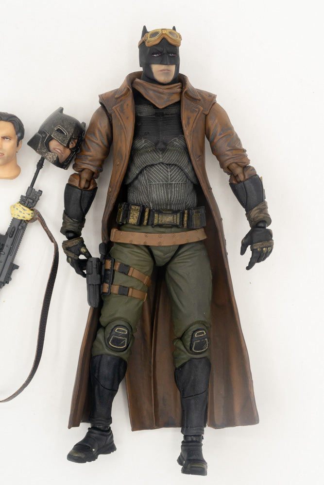 Mafex Knightmare Batman Actionfigur 16 cm