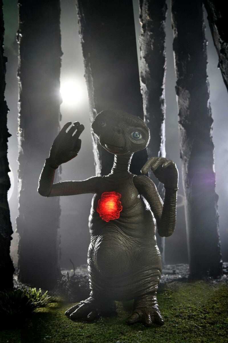 E.T. - Der Außerirdische Actionfigur Ultimate Deluxe E.T. 11 cm