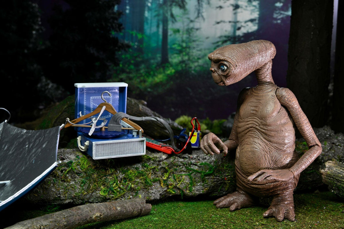 E.T. - Der Außerirdische Actionfigur Ultimate Deluxe E.T. 11 cm