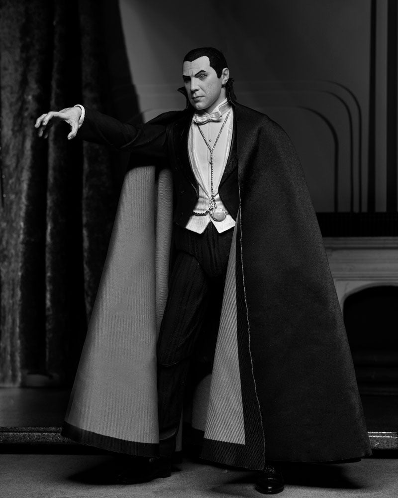 Universal Monsters Actionfigur Ultimate Dracula (Carfax Abbey) 18 cm Verpackung beschädigt